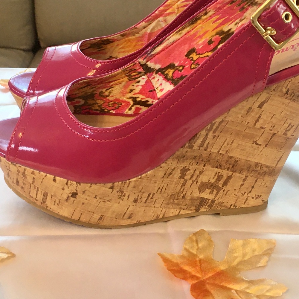 Candie's Fuschia Patent Wedge S 8.5 - Picture 4 of 11